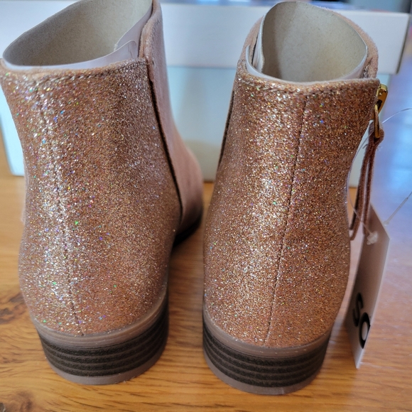 New girls size 2 ankle booties - Picture 2 of 5